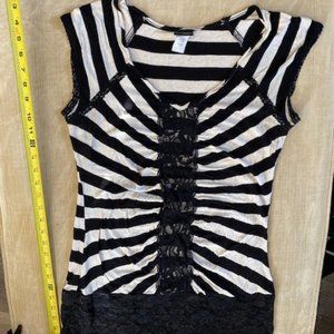 Daytrip Black/Cream Striped Black Lace Band Top XL